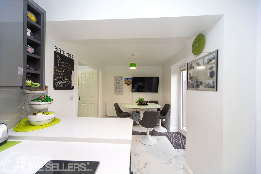 Property photo 3 of 18 Picture No. 10