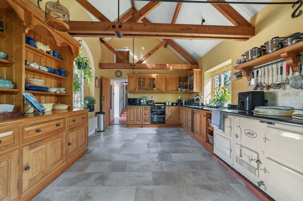 Property photo 3 of 59 Pt-Fc(Col)-Honeytyecottage-35