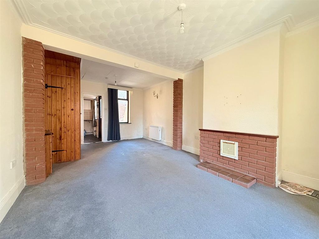 Property photo 2 of 7 Lounge/Dining Room