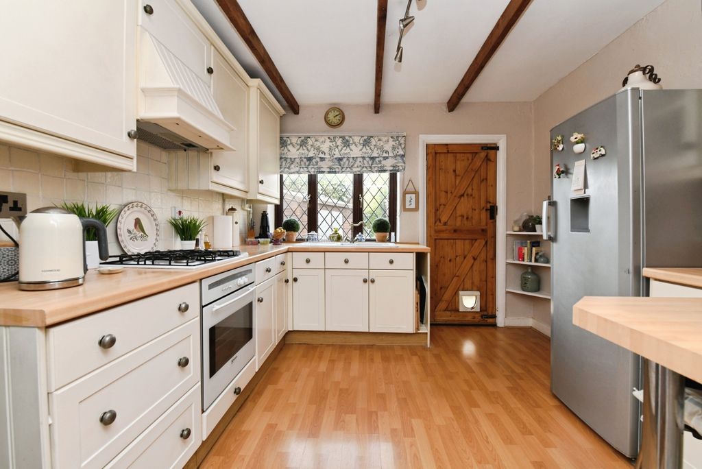 Property photo 3 of 12 Interior