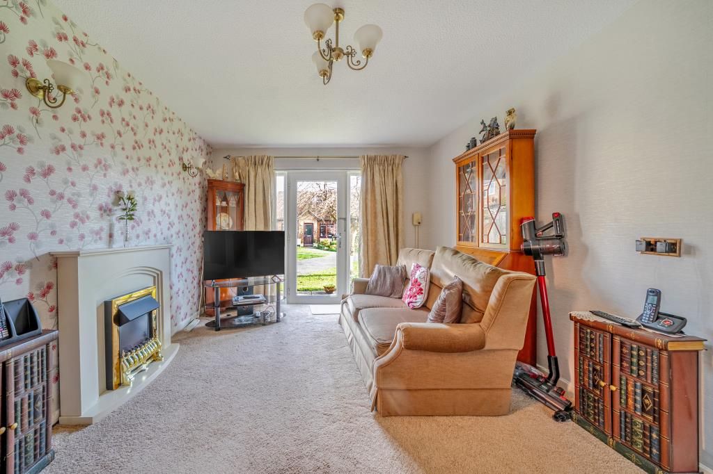 Property photo 3 of 20 Living Room