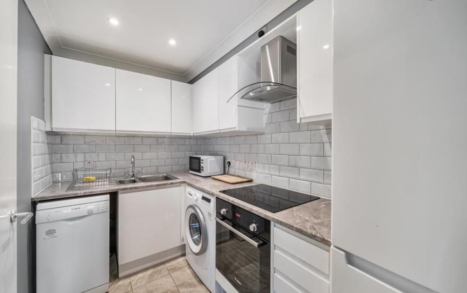 Property photo 3 of 10 132 Dorset House 3 21.01 .Png