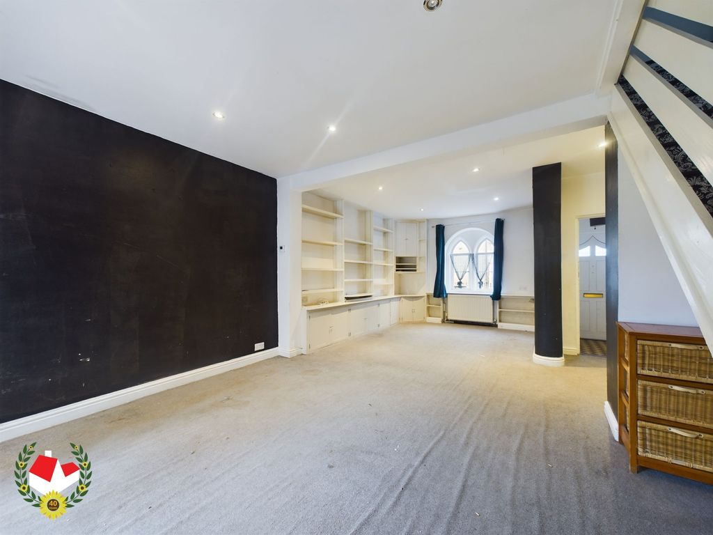 Property photo 2 of 16 Photo 12
