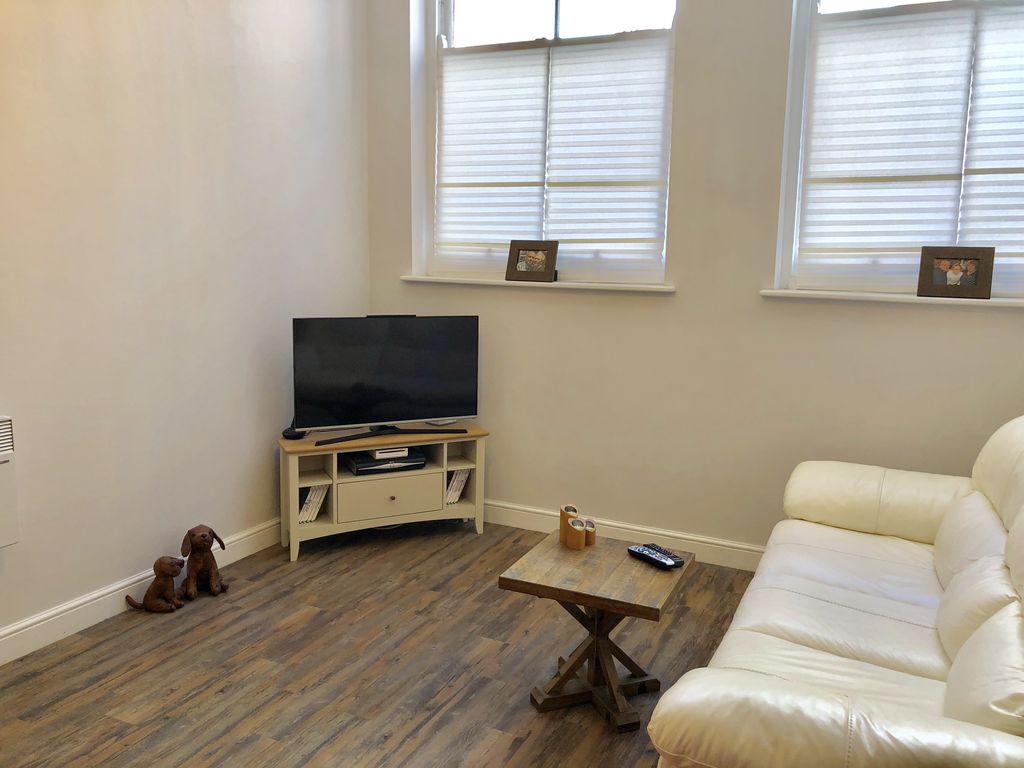 Property photo 3 of 6