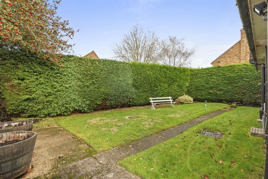 Property photo 2 of 16 90 Main Rd, Hp14 4Qa-11.Jpg