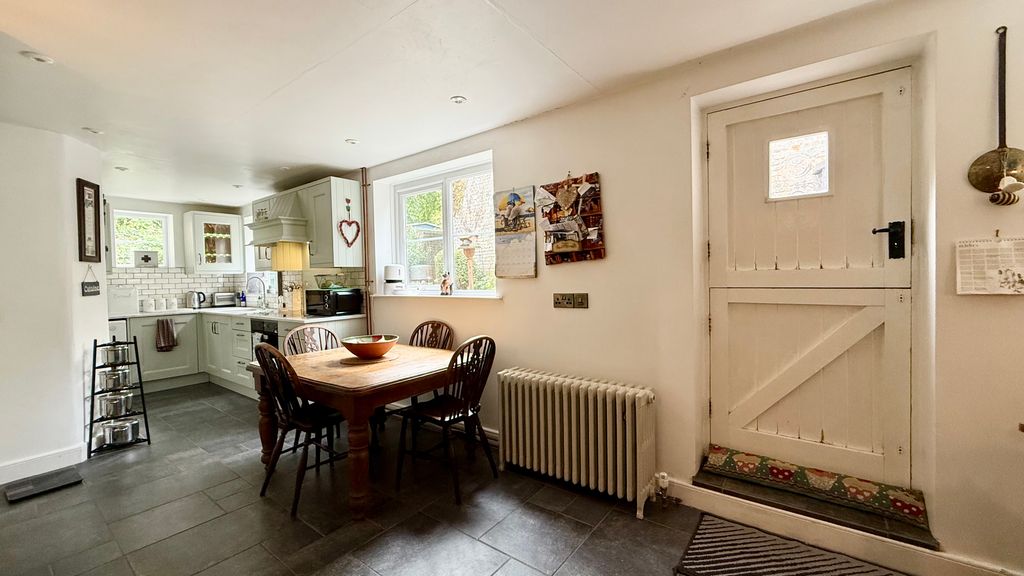 Property photo 3 of 16 Kitchen/Dining Room
