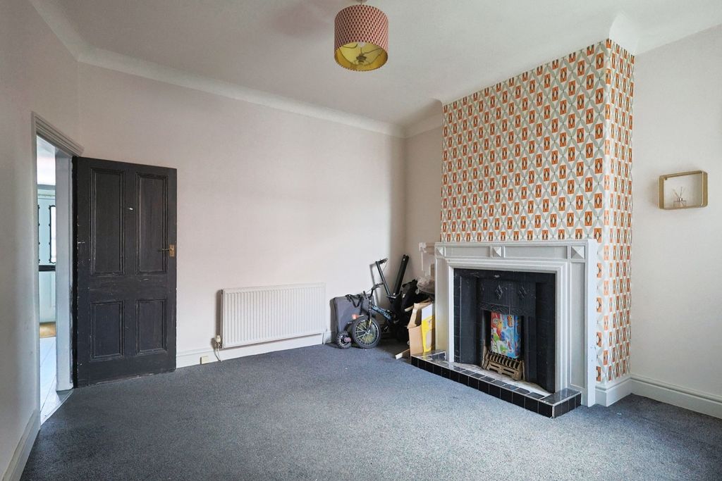 Property photo 2 of 17 Photo