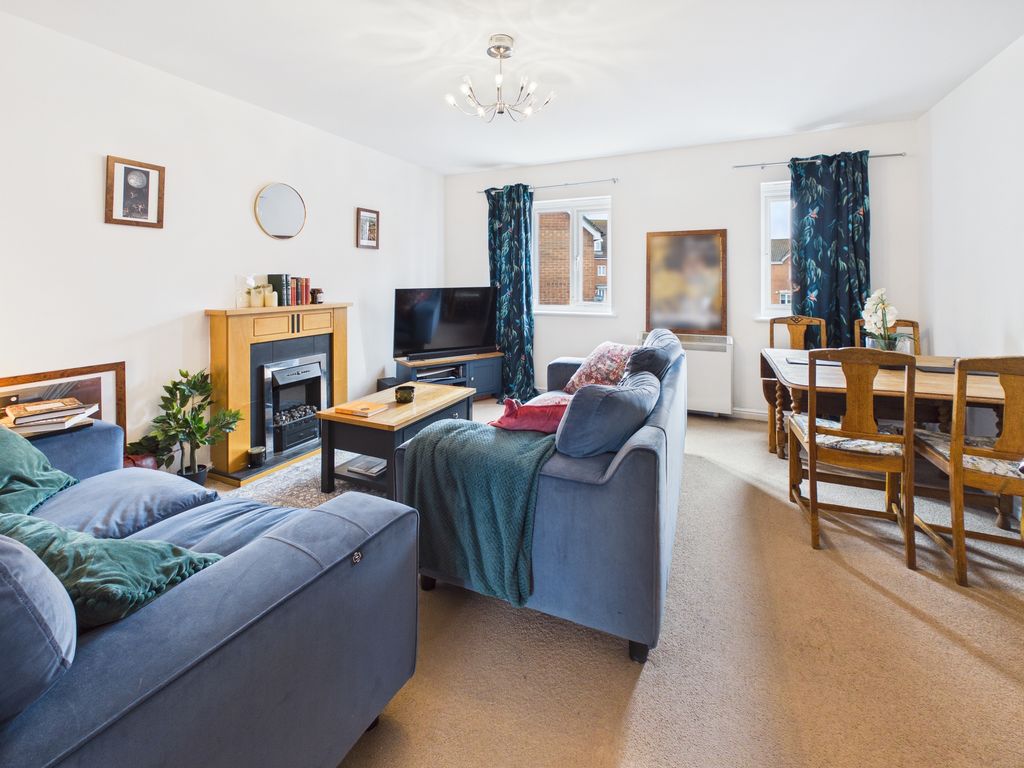 Property photo 2 of 15 Lounge