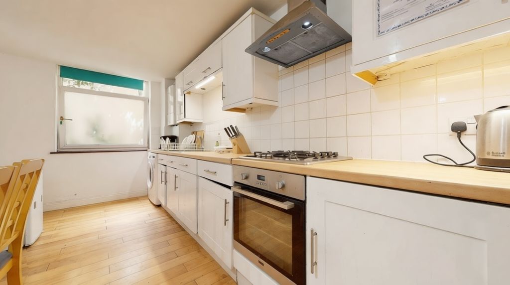 Property photo 2 of 15 Kitchen