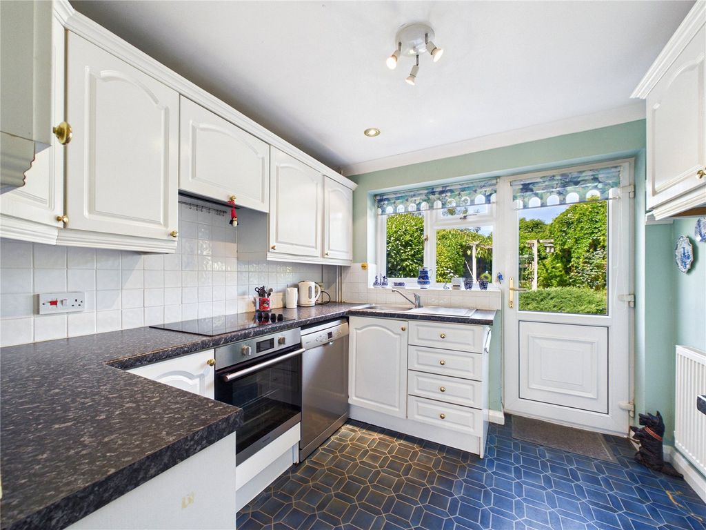 Property photo 2 of 15 Picture No. 12