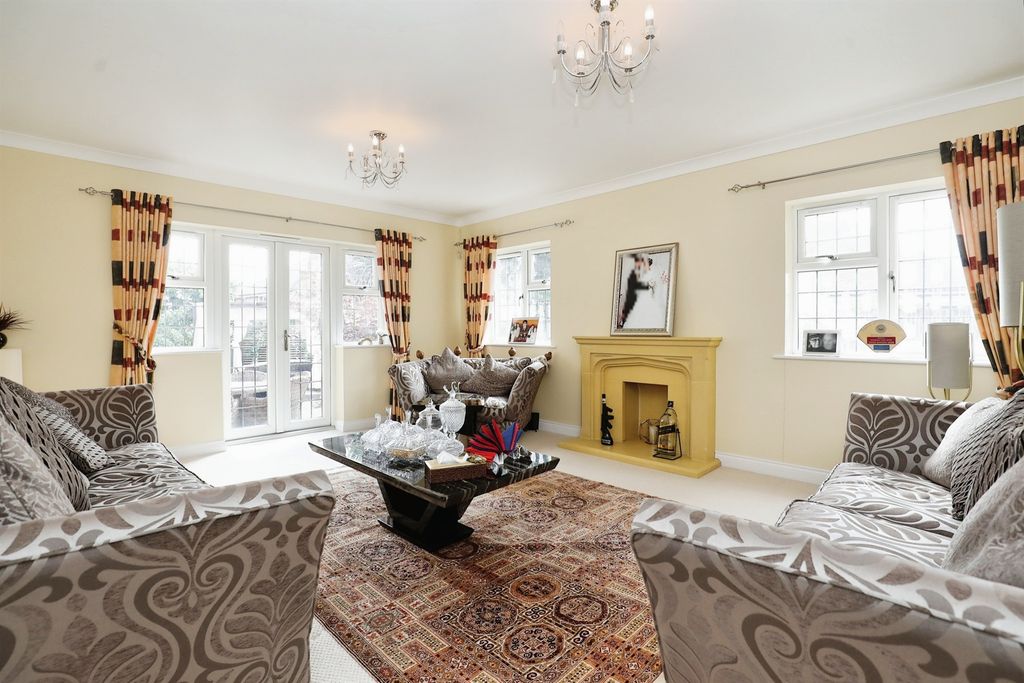 Property photo 2 of 15