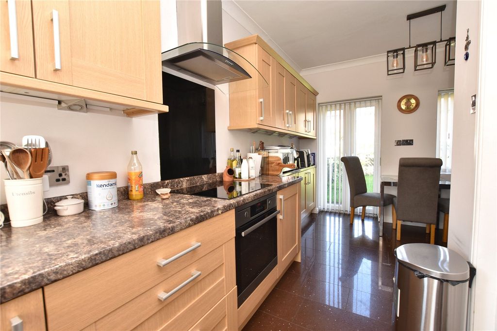 Property photo 2 of 29 Picture No. 20