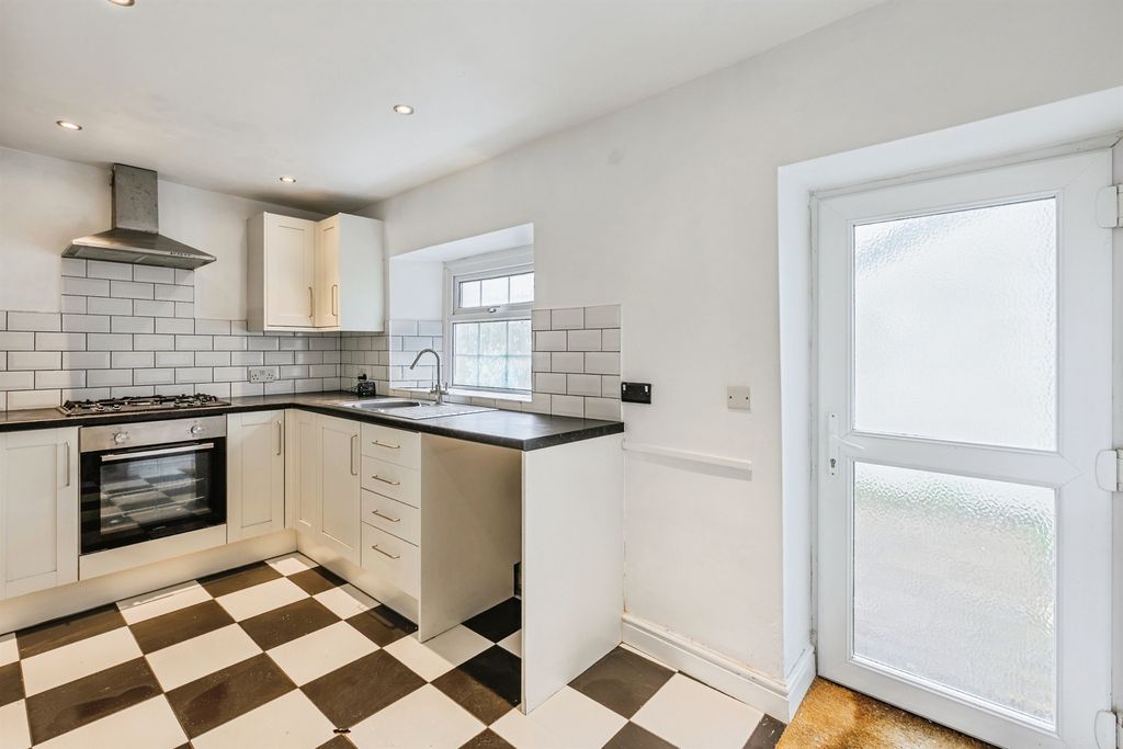 Property photo 3 of 18