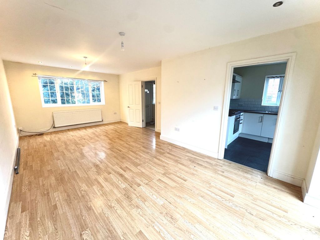 Property photo 2 of 11 Lounge View 1