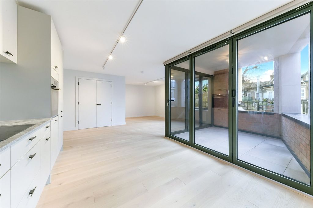 Property photo 3 of 9 Picture No. 04