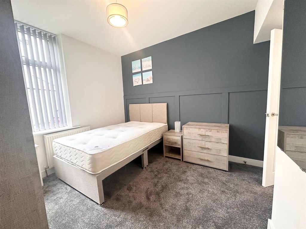 Property photo 1 of 4 73602991-3730-4985-Add8-0Da6E38Db1B1.Jpg