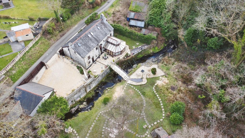 Property photo 1 of 56 3973481