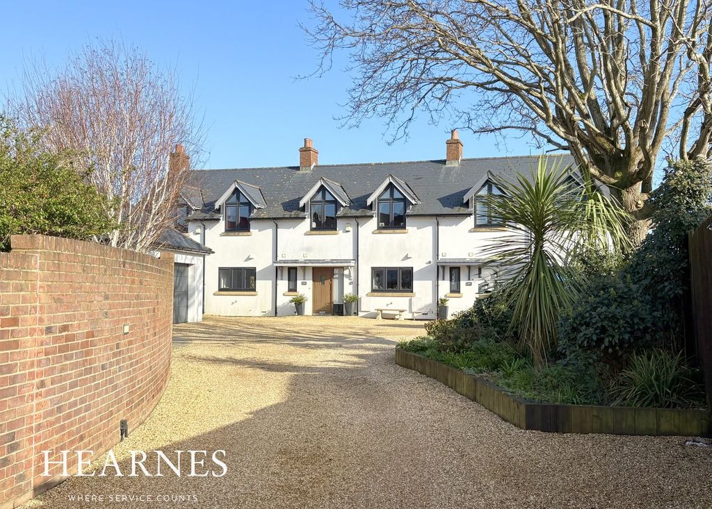 Property photo 2 of 30