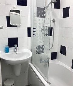 Property photo 3 of 10 Bathroom