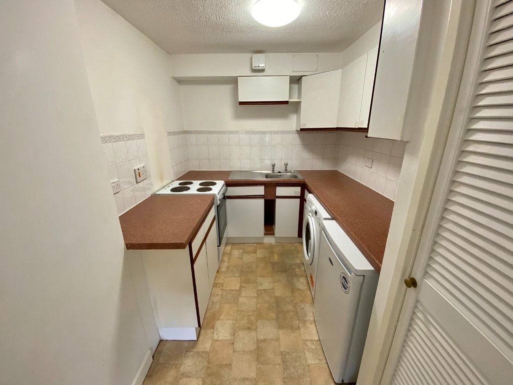 Property photo 3 of 5 Kitchen.Jpeg