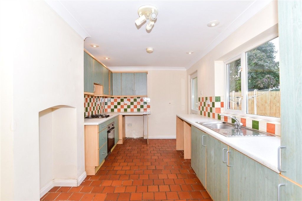 Property photo 3 of 17 Kitchen