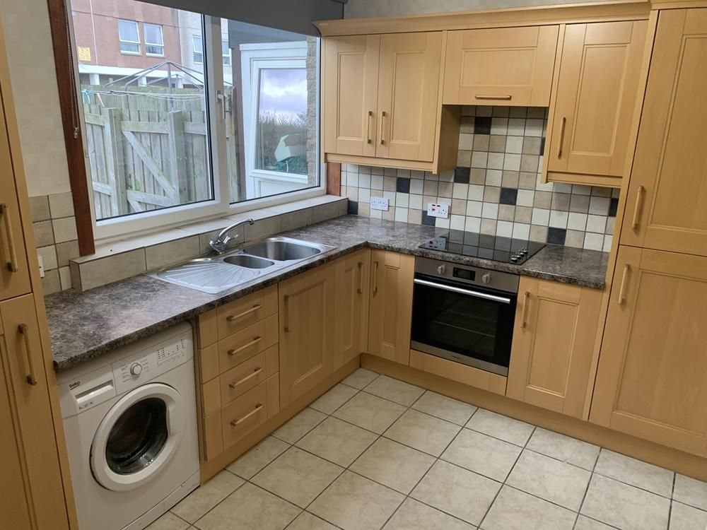Property photo 3 of 9 Kitchen
