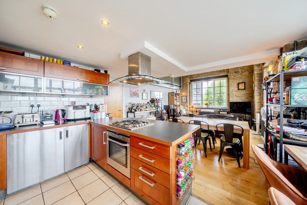 Property photo 3 of 24 Kitchen