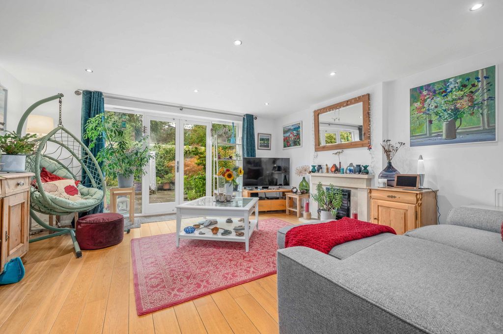 Property photo 2 of 19