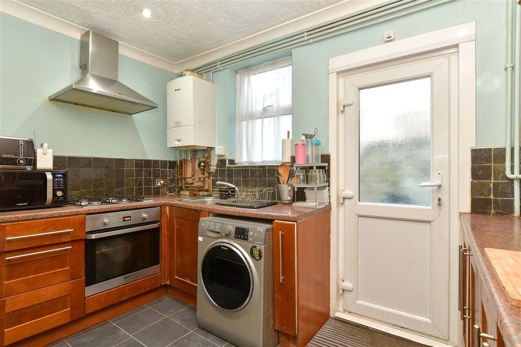 Property photo 2 of 9 Kitchen