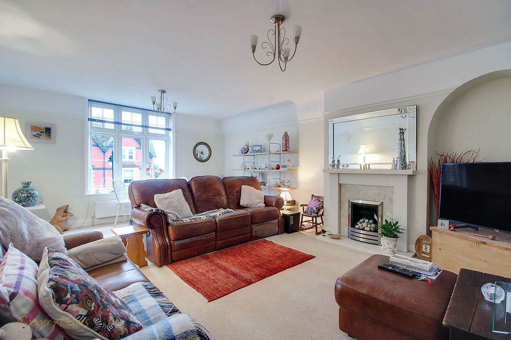 Property photo 3 of 11 Living Room