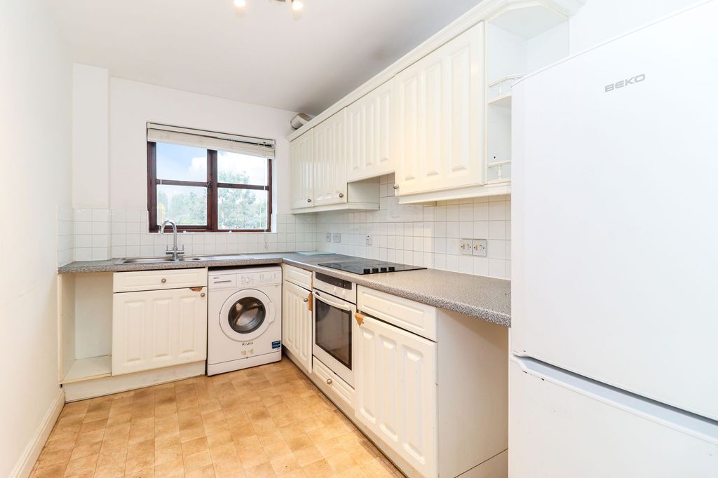 Property photo 3 of 12