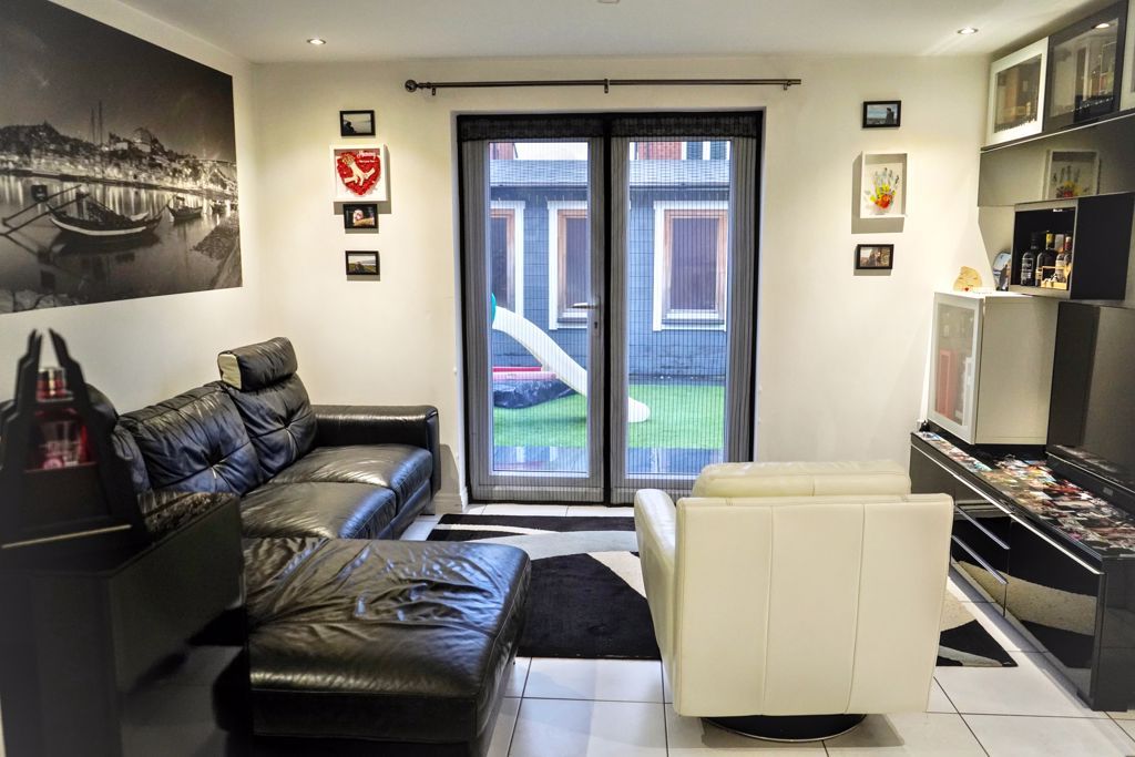 Property photo 3 of 21 Photo 2