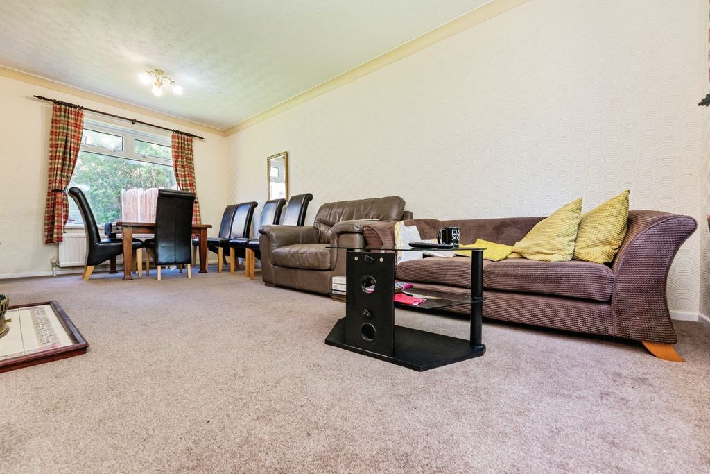 Property photo 3 of 17 Photo