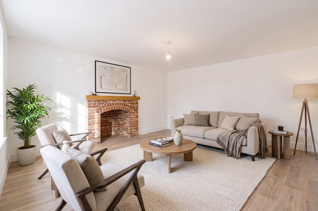 Property photo 2 of 13 5547753