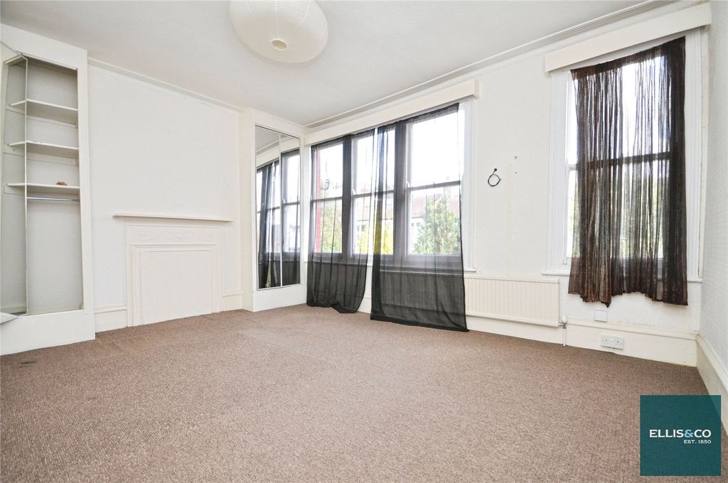 Property photo 2 of 11 Picture No. 12