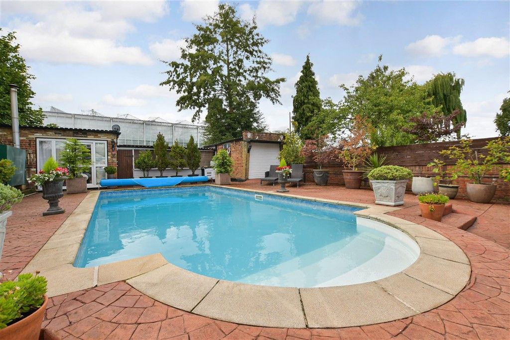 Property photo 3 of 12 Swimming Pool