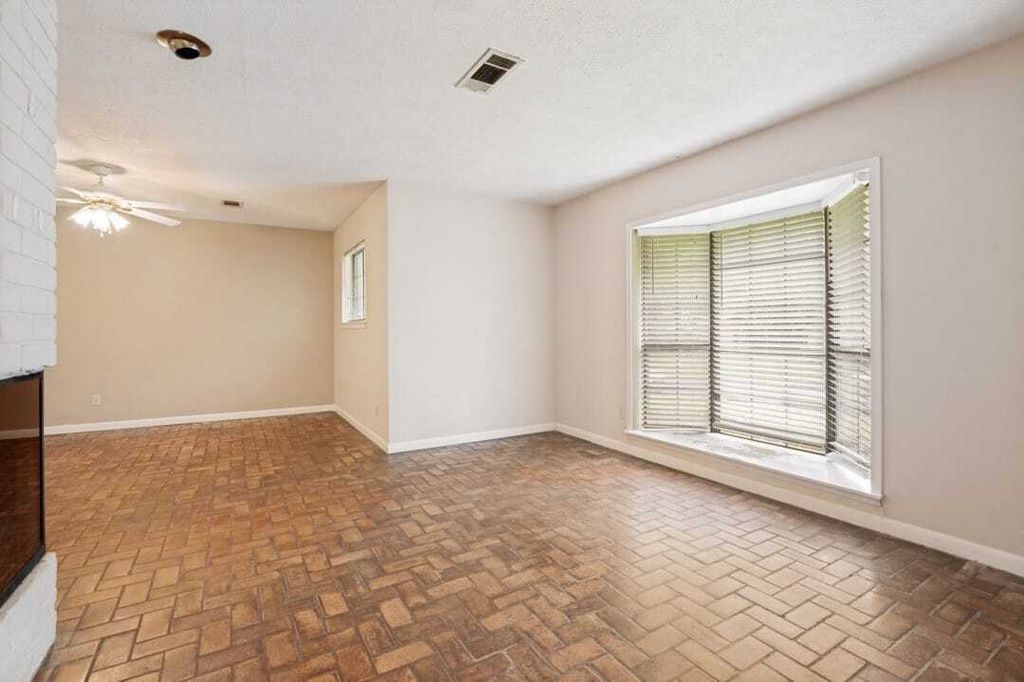 Property photo 2 of 8 <Alttext/>