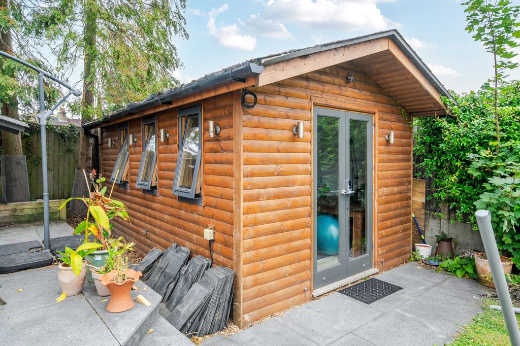 Additional image 18 of 5 bed detached house for saleGravel Road, Farnborough GU14