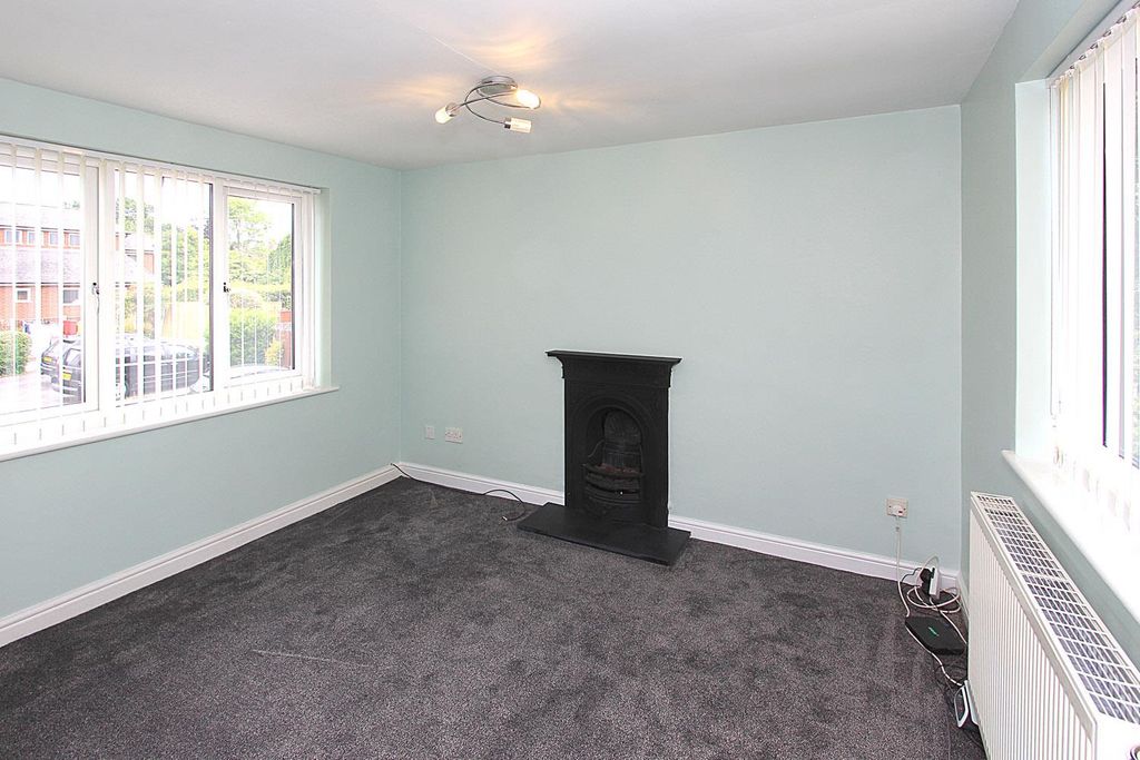 Property photo 3 of 6 Lounge