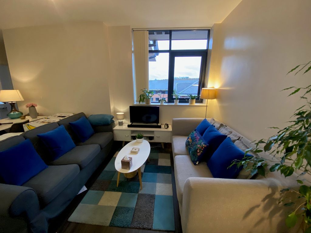 Property photo 2 of 14 Image