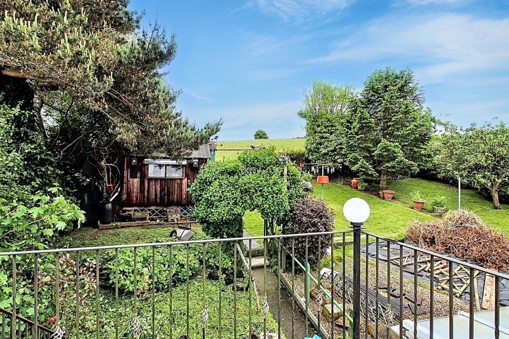 Property photo 3 of 22