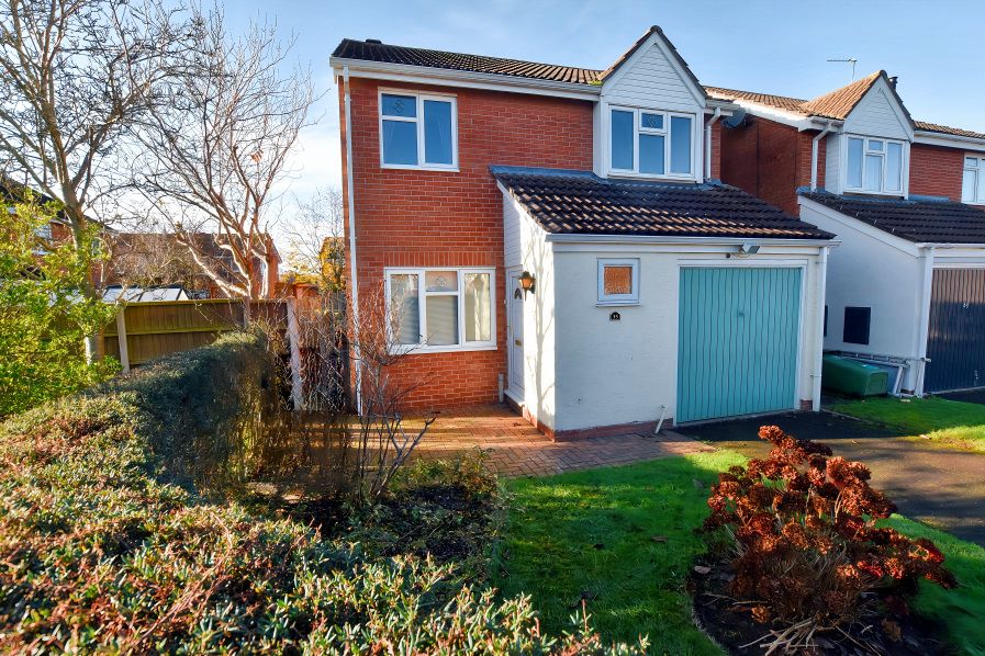 Property photo 1 of 21 Front Aspect