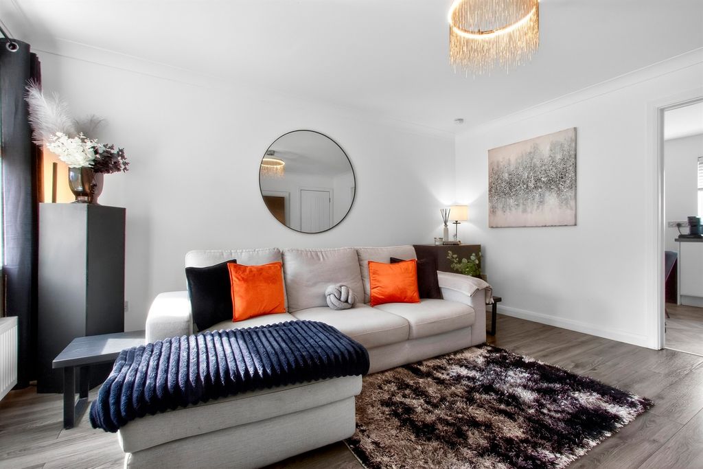 Property photo 3 of 20