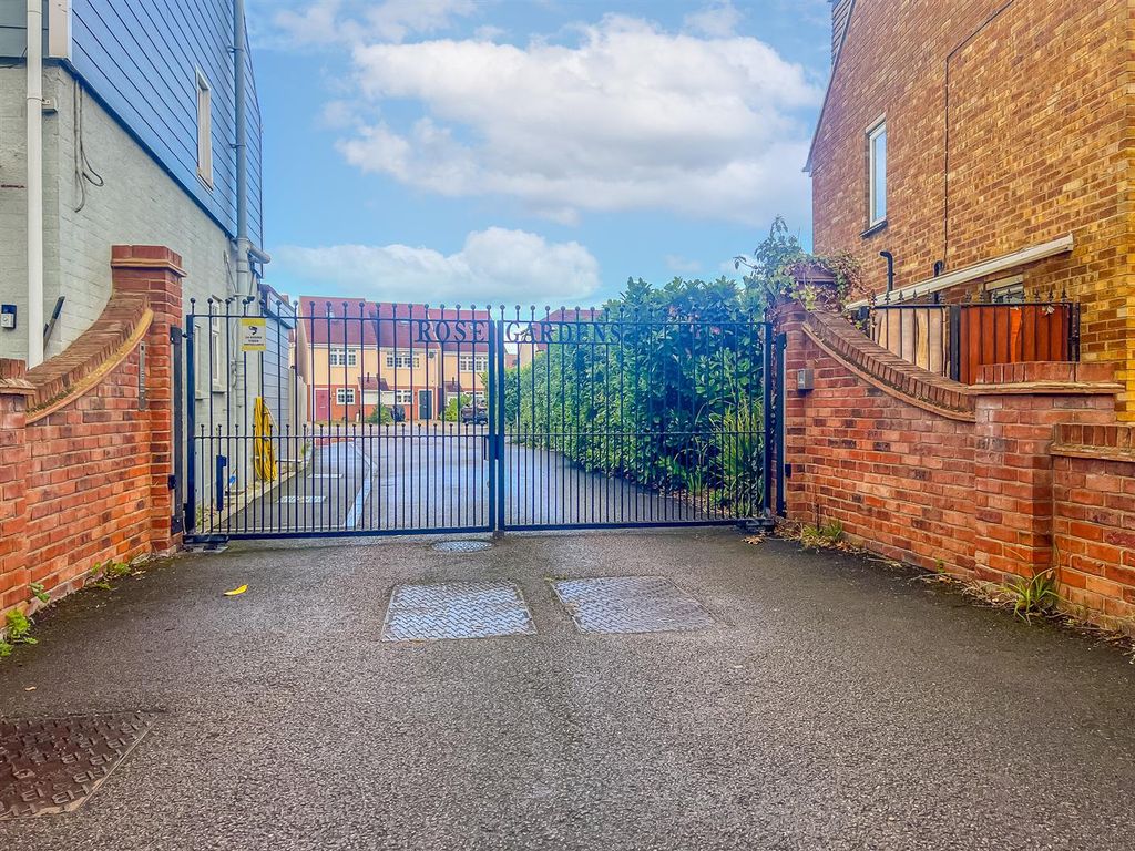Property photo 1 of 23