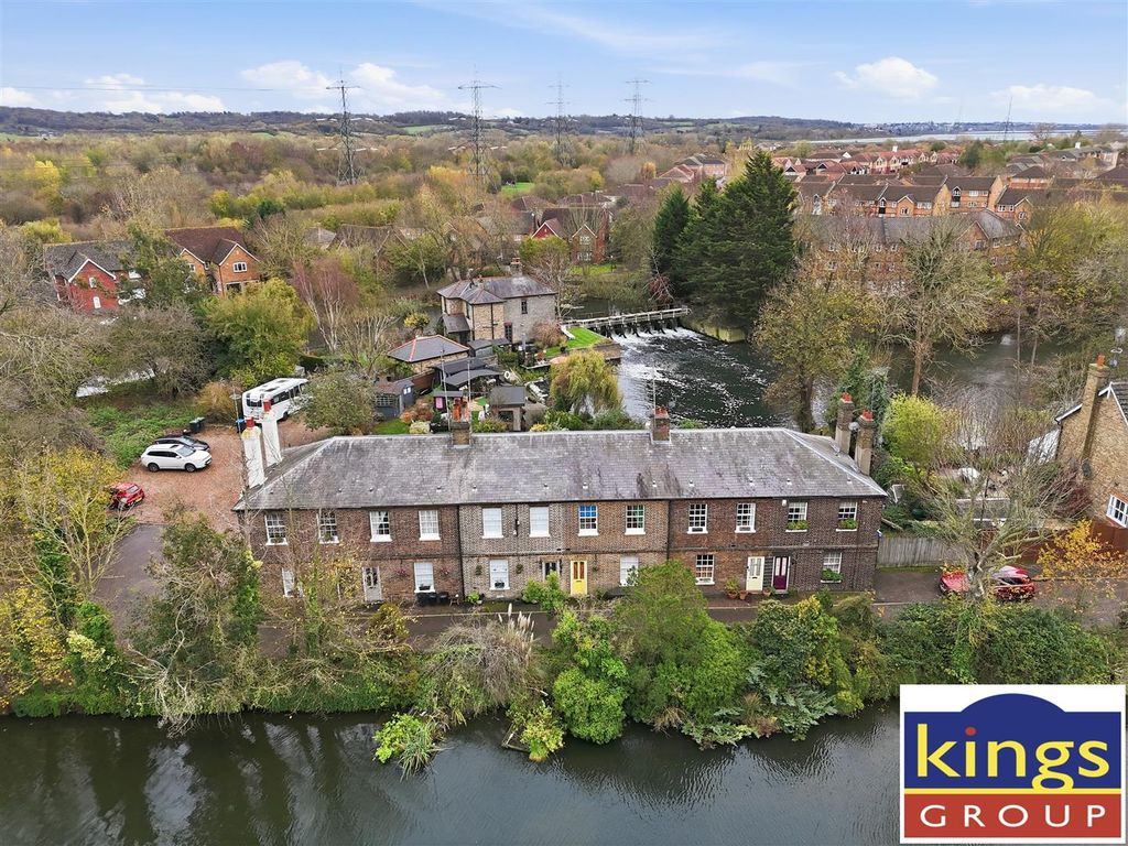 Property photo 3 of 22