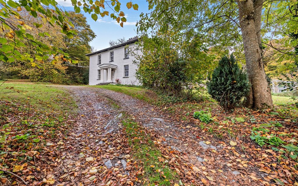 Property photo 3 of 38 Driveway