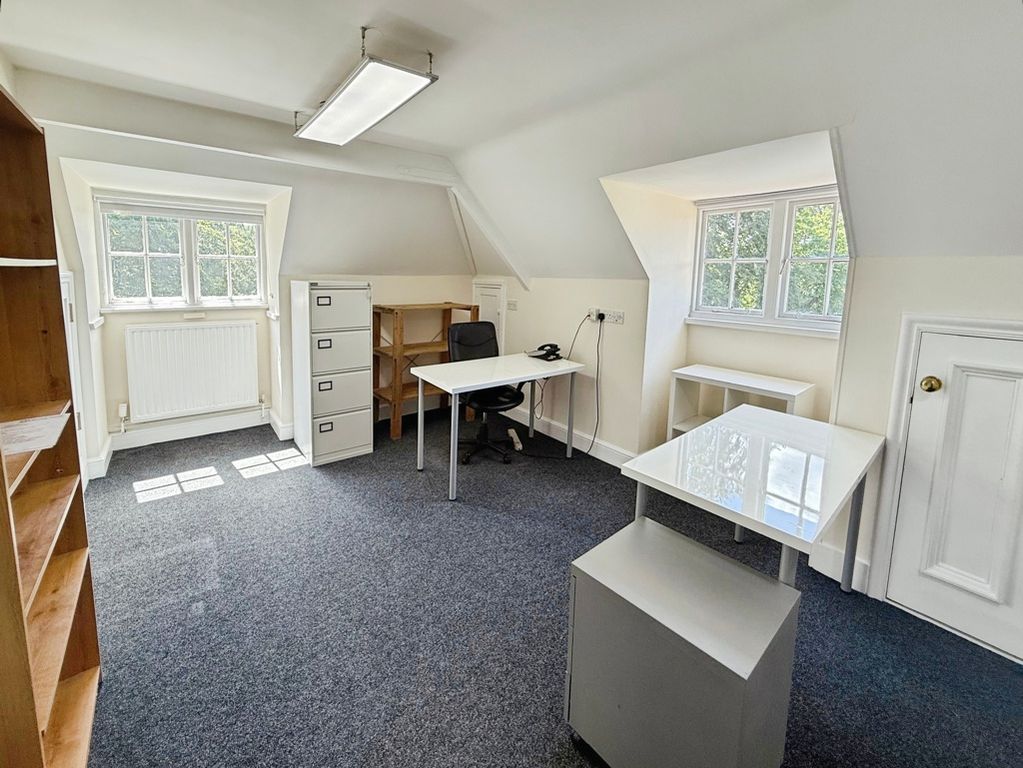 Property photo 2 of 9 Photo 18