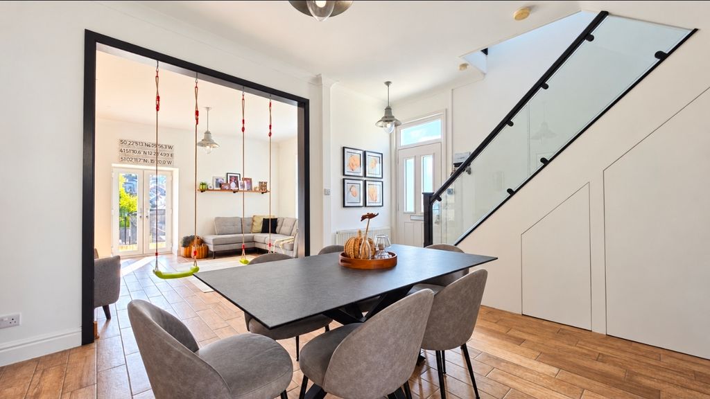 Property photo 3 of 16 Dining Room