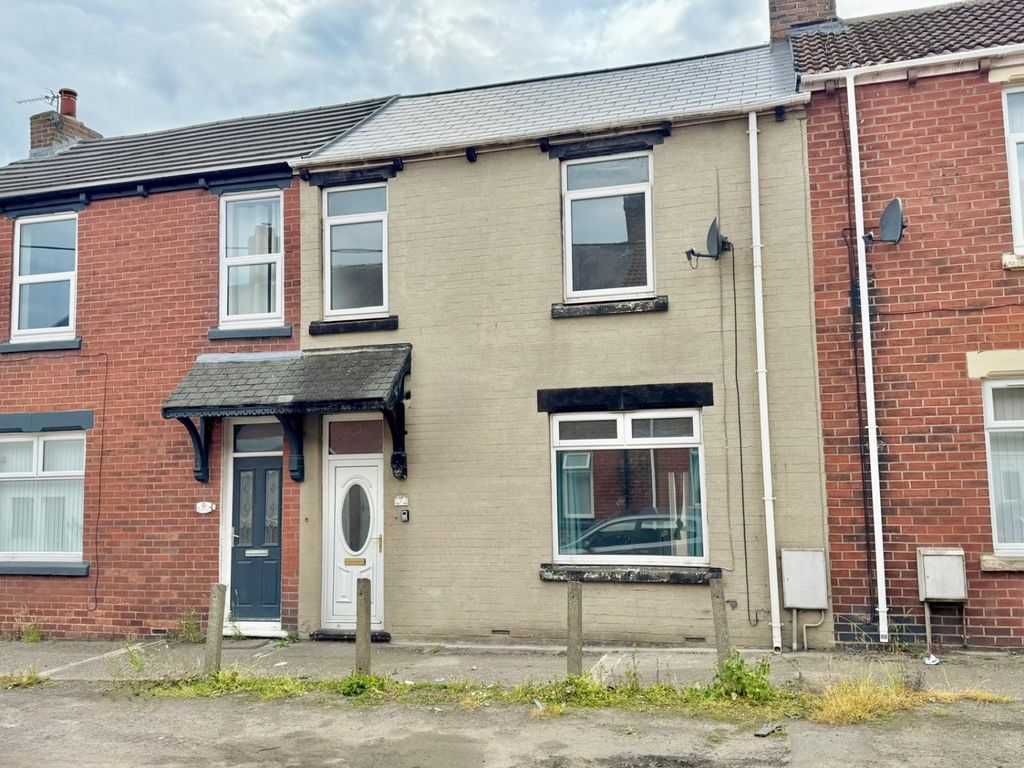Property photo 1 of 16 E5B0c361-7Fd2-4661-B40d-A7Ddbeb2F1d6