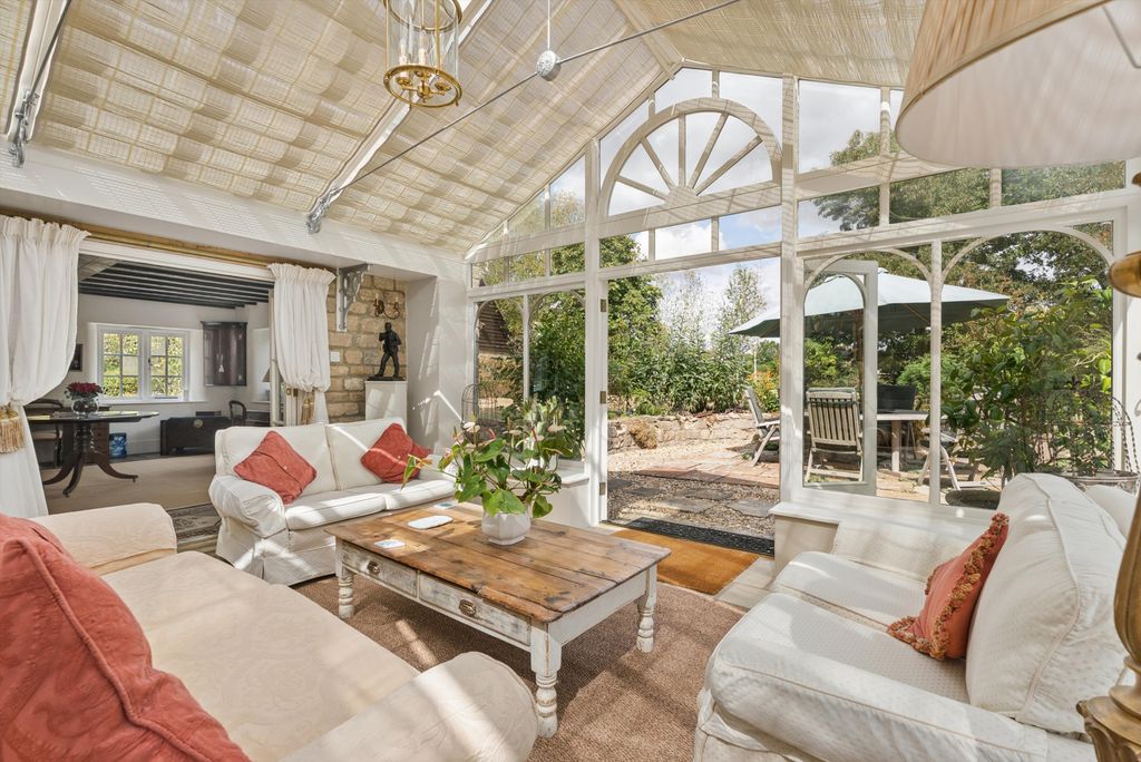 Property photo 2 of 19 Image